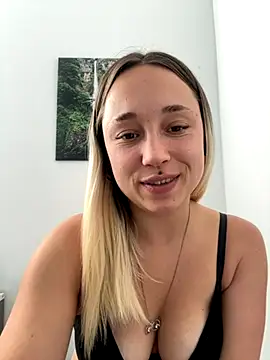 Snapshot of stelli_99 chatting on September 2025 03:06:02 PM stelli 99 online show from September 2025 03:06:02 PM