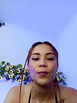 Snapshot of dulcelatin21 chatting on October 2025 01:13:02 AM dulcelatin21 online show from October 2025 01:13:02 AM