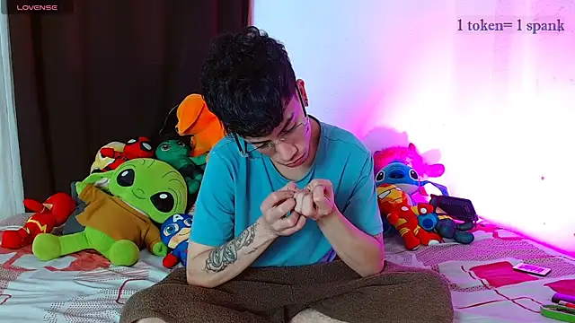 Snapshot of aaronjames1 chatting on December 2025 02:50:02 AM aaronjames1 online show from December 2025 02:50:02 AM