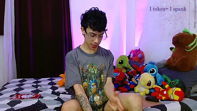 aaronjames1 online show from January 2026 10:57:01 PM