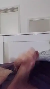 NewJoiner online show from November 2025 08:30:01 PM