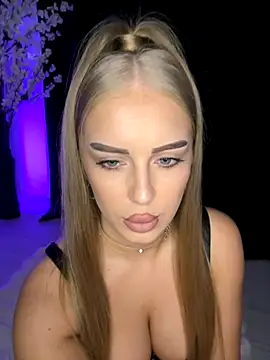 Snapshot of AubrieleRouj1 chatting on September 2025 03:25:01 PM AubrieleRouj1 online show from September 2025 03:25:01 PM