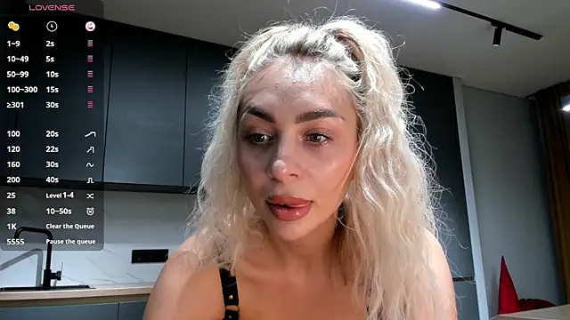 SaraShine  online show from December 2025 09:30:01 PM