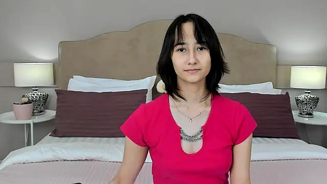 EmilySwonn online show from October 2025 07:25:02 PM