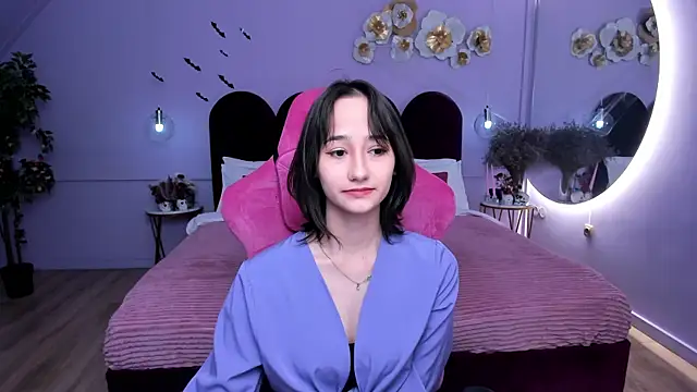 EmilySwonn online show from October 2025 04:11:01 PM