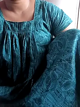 Snapshot of Aaradhya_Sharma chatting on October 2025 10:58:02 AM Aaradhya Sharma online show from October 2025 10:58:02 AM