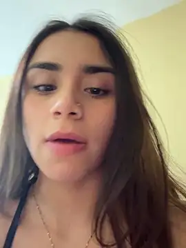 Snapshot of Ariovalle chatting on March 2026 02:15:01 AM Ariovalle online show from March 2026 02:15:01 AM