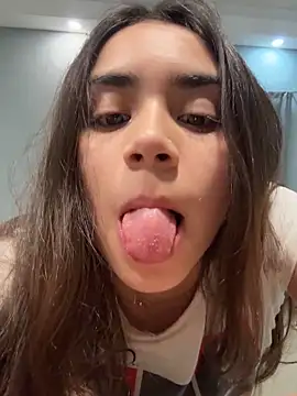 Snapshot of Ariovalle chatting on March 2026 01:55:01 AM Ariovalle online show from March 2026 01:55:01 AM