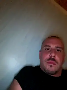 Snapshot of Trivell chatting on September 2025 02:38:01 AM Trivell online show from September 2025 02:38:01 AM