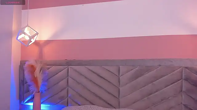 molly zanderbond  online show from October 2025 03:17:02 AM