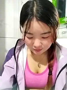 lylylove online show from May 2026 05:23:02 AM