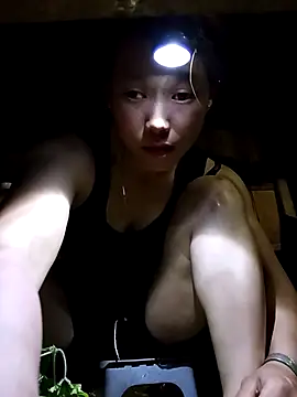 Ngocmi909 online show from March 2026 12:11:01 PM