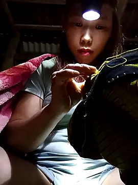 Ngocmi909 online show from May 2026 01:27:01 PM
