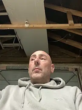 Richmcgee online show from March 2026 08:23:01 PM