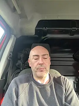 Richmcgee online show from April 2026 07:35:01 AM