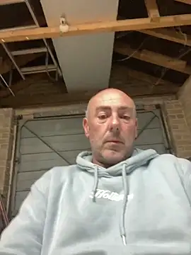 Richmcgee online show from April 2026 07:40:01 PM