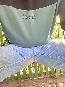 Snapshot of ZeoNVi chatting on April 2026 03:01:01 AM ZeoNVi online show from April 2026 03:01:01 AM