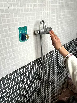 xiiuuff18 online show from November 2025 11:26:01 PM