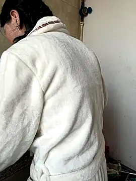 xiiuuff18 online show from November 2025 11:49:02 PM