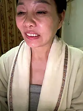 xiiuuff18 online show from January 2026 11:26:01 AM