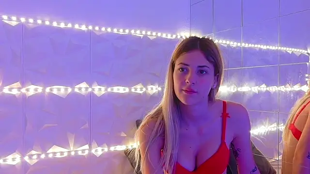 Snapshot of Aishha_ chatting on September 2025 05:29:01 AM Aishha online show from September 2025 05:29:01 AM