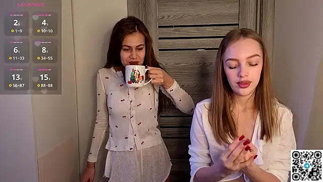 Snapshot of MorteBelle chatting on March 2026 05:48:02 AM MorteBelle online show from March 2026 05:48:02 AM