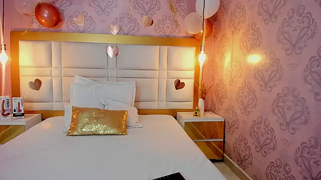 Briana 24 online show from November 2025 07:23:02 PM