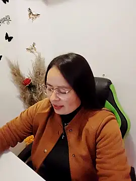 Daliz Leon online show from October 2025 01:22:01 AM