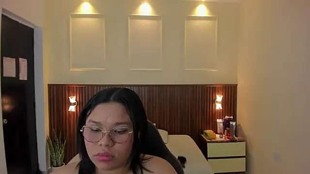 Snapshot of CYNTHIA_HILL1 chatting on September 2025 03:07:02 AM CYNTHIA HILL1 online show from September 2025 03:07:02 AM