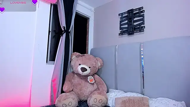 Snapshot of EmystarX chatting on March 2026 01:53:02 AM EmystarX online show from March 2026 01:53:02 AM