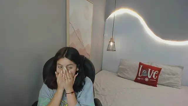 Julieth brown  online show from November 2025 06:40:01 PM