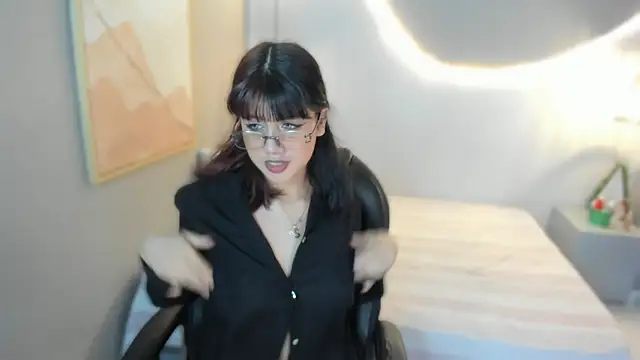 Julieth brown  online show from December 2025 07:53:01 PM