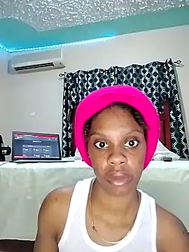 Snapshot of PinkSkyyy chatting on December 2025 02:30:02 AM PinkSkyyy online show from December 2025 02:30:02 AM