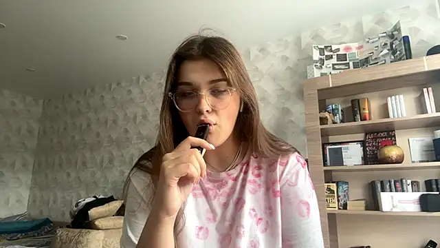 CarylWeatherholtz online show from September 2025 12:40:02 PM