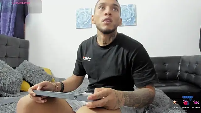 ArianaWil online show from October 2025 10:10:01 PM