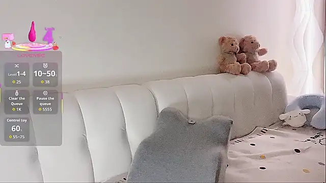 LuLu-Moon online show from September 2025 04:23:02 PM