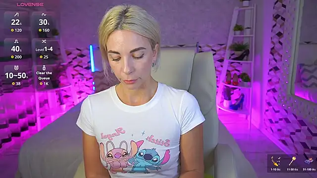 BellaRayyy online show from June 2026 01:04:02 PM