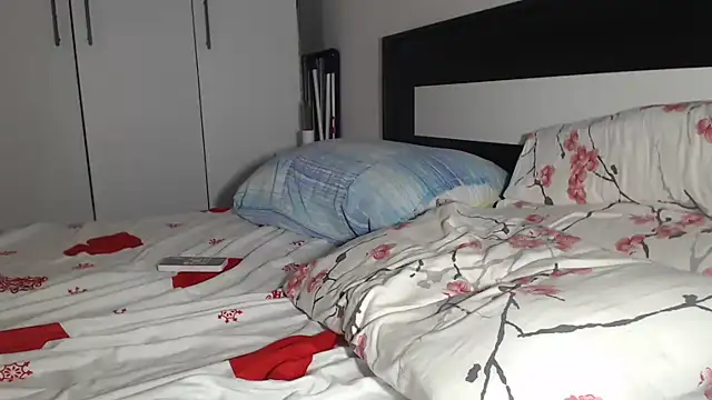 petite danielle online show from July 2026 12:11:01 PM