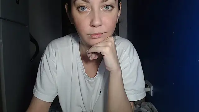 petite danielle online show from July 2026 02:50:01 AM