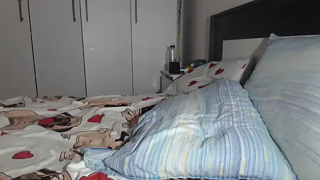 petite danielle online show from July 2026 10:24:02 PM