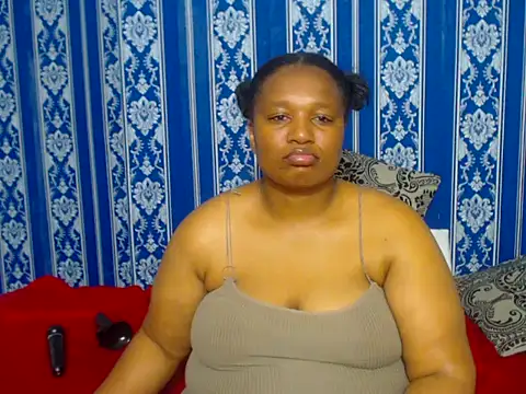 Snapshot of JUICEYLIPS333 chatting on November 2025 04:44:02 AM JUICEYLIPS333 online show from November 2025 04:44:02 AM