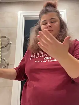 Snapshot of AliceCurlyX chatting on November 2025 03:25:02 PM AliceCurlyX online show from November 2025 03:25:02 PM