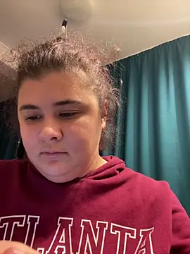 Snapshot of AliceCurlyX chatting on December 2025 10:37:02 PM AliceCurlyX online show from December 2025 10:37:02 PM