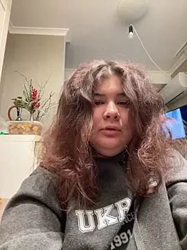 Snapshot of AliceCurlyX chatting on December 2025 11:42:02 PM AliceCurlyX online show from December 2025 11:42:02 PM