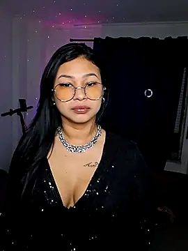 Snapshot of Tigresa23 chatting on May 2026 01:56:02 AM Tigresa23 online show from May 2026 01:56:02 AM