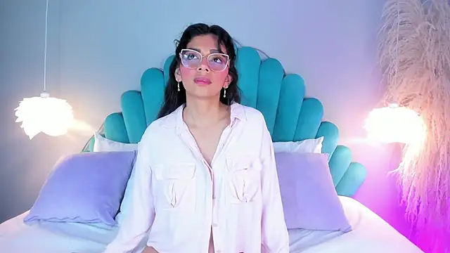 AlassiaHocthner online show from October 2025 11:58:02 AM