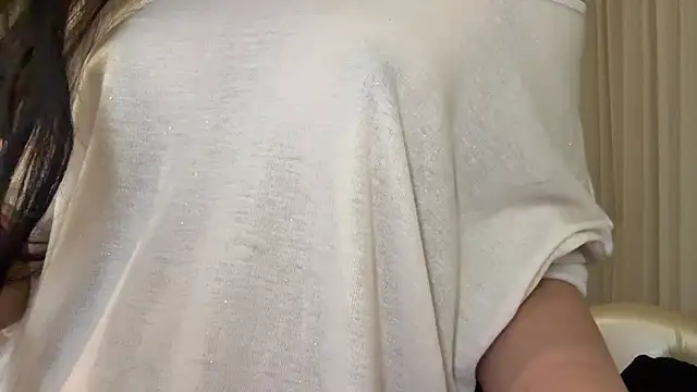 Snapshot of yuer2563 chatting on November 2025 03:25:01 PM yuer2563 online show from November 2025 03:25:01 PM