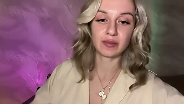 AdeleEverhart online show from December 2025 07:31:01 PM