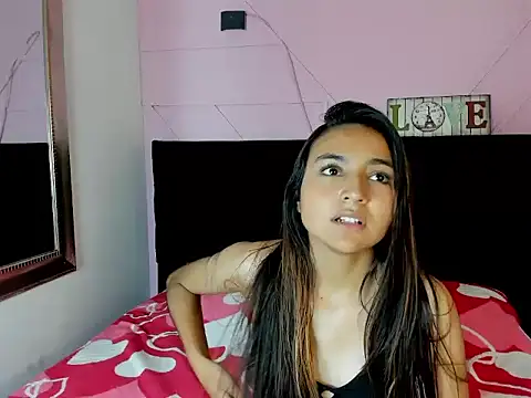 Snapshot of MeggannFoxx chatting on September 2025 05:47:02 PM MeggannFoxx online show from September 2025 05:47:02 PM