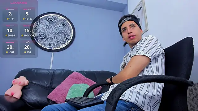 Snapshot of Alexander_gold chatting on September 2025 03:23:02 PM Alexander gold online show from September 2025 03:23:02 PM